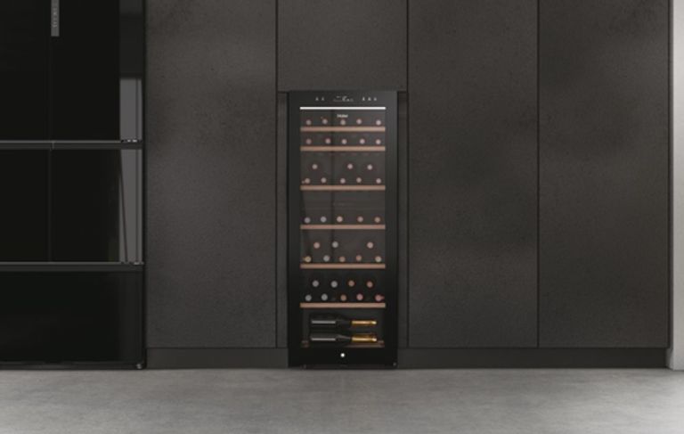 Haier Wine Bank 50 Serie 7 HWS77GDAU1 Cantinetta vino con compressore Libera installazione Nero 77 bottiglia/bottiglie_HAIER_9_big-image