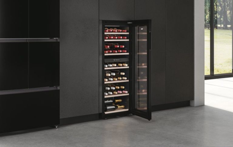 Haier Wine Bank 50 Serie 7 HWS77GDAU1 Cantinetta vino con compressore Libera installazione Nero 77 bottiglia/bottiglie_HAIER_10_big-image