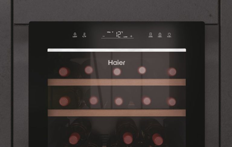 Haier Wine Bank 50 Serie 7 HWS77GDAU1 Cantinetta vino con compressore Libera installazione Nero 77 bottiglia/bottiglie_HAIER_11_big-image