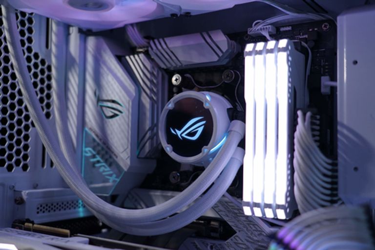 ASUS ROG Strix LC 240 RGB White Edition raffredamento dell'acqua e freon_ASUS_14_big-image