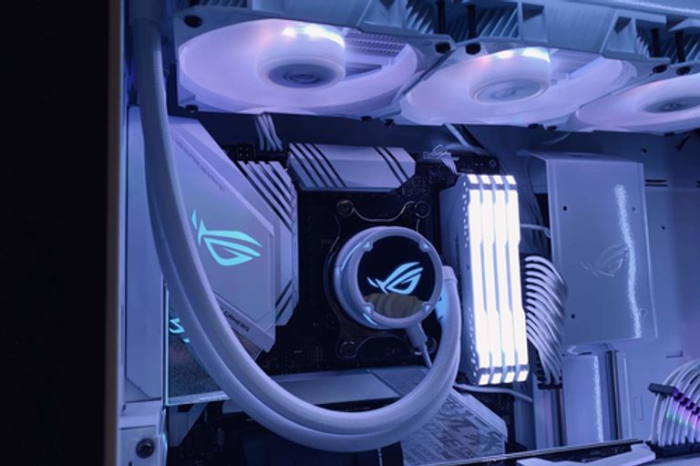 ASUS ROG Strix LC 240 RGB White Edition raffredamento dell'acqua e freon_ASUS_17_big-image