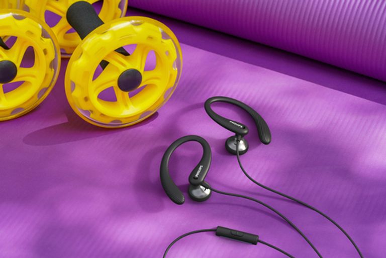 Philips TAA1105BK/00 Cuffie con Filo per Fitness e Sport, Microfono, IPX2 Resistenti al Sudore, Supporti per l'orecchio Flessibili, Vestibilità Sicura, Pulsanti Integrati, Auricolari con Filo, Nero_PHILIPS_5_big-image